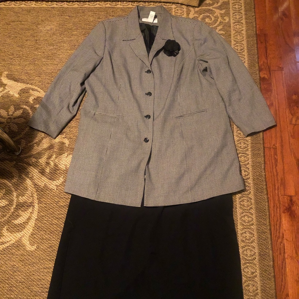 Sag Harbor Suit for women